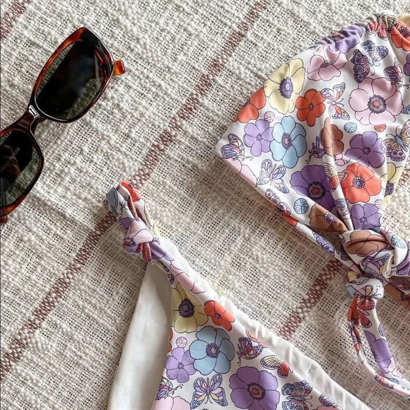 NEW! Retro Floral & Butterfly Print Knotted Halter Bikini Top - Picture 11 of 13